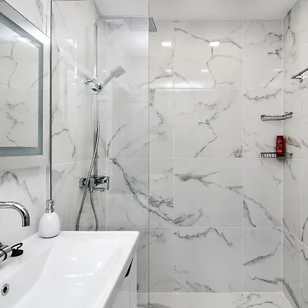 Cozy 2 Bedroom In Apartment Varna