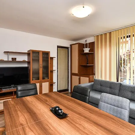 Apartment Cozy 2 Bedroom In